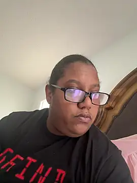 ebonyred online show from May 20, 2:47 pm
