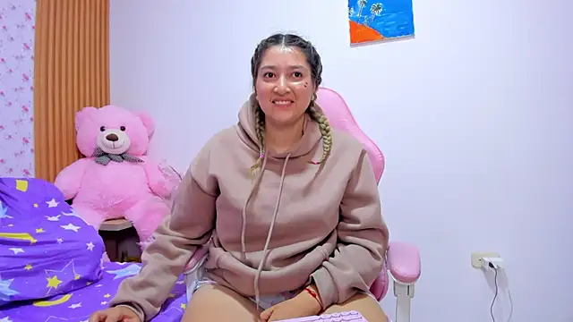 Soyqueen online show from May 20, 10:45 am