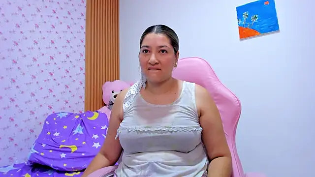 Soyqueen online show from May 25, 2:05 pm