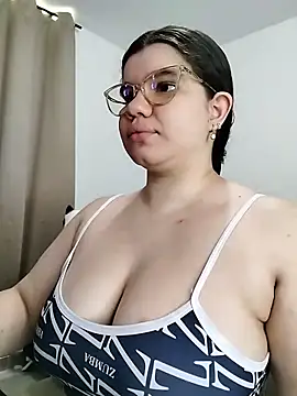 Danzel1105 online show from May 18, 2:12 pm