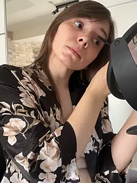 EvaRoss  online show from April 5, 11:09 am