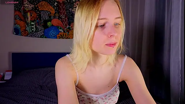 Crayzy Luv online show from April 20, 12:52 pm