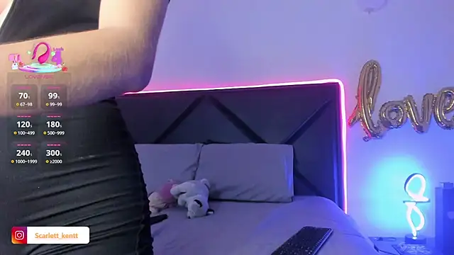 ScarlettAndClark online show from March 1, 5:51 am