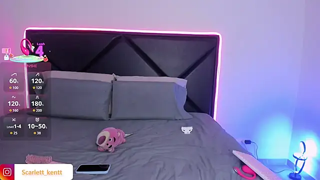 ScarlettAndClark online show from January 6, 4:38 am