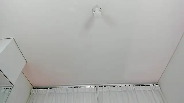 IsabellaJames online show from February 12, 1:02 pm