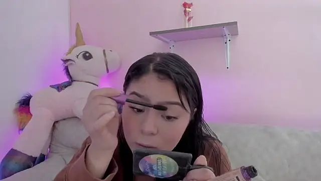 Oriana Guzman online show from May 17, 7:40 am