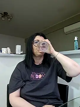 Milf Abigail online show from May 23, 3:38 am