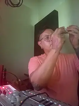 AlanDickson online show from October 20, 8:28 am