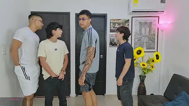 badguyss bisex online show from May 19, 11:17 am