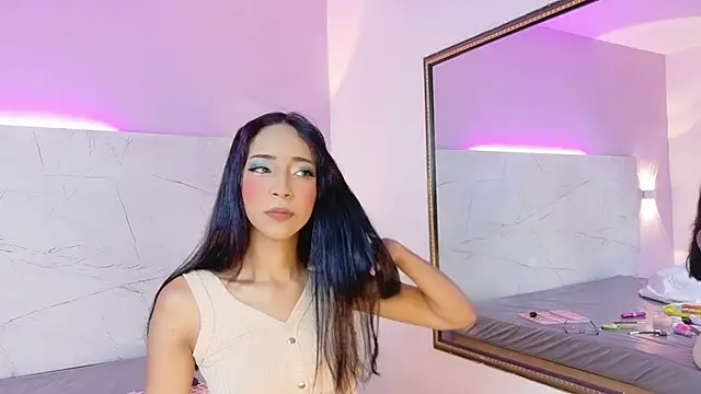 AbrilBrent online show from January 17, 7:43 pm