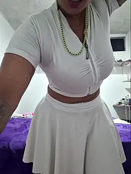 gatadeojosclaros online show from November 15, 8:43 pm