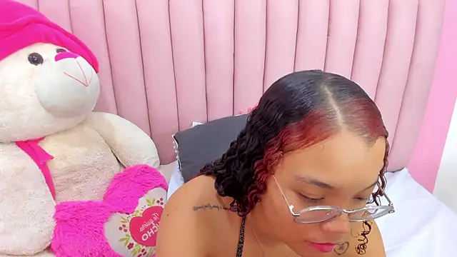 ISABELLA 020 online show from July 10, 1:44 pm