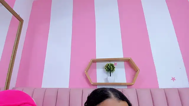 ISABELLA 020 online show from May 2, 11:57 am