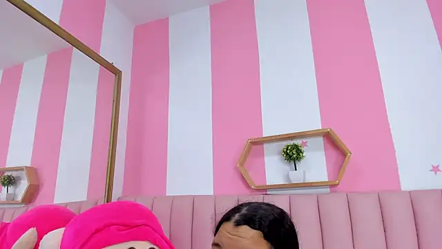 ISABELLA 020 online show from March 5, 12:56 pm