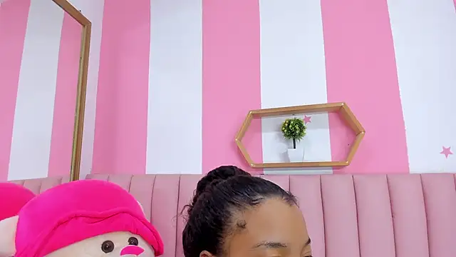 ISABELLA 020 online show from May 16, 12:04 pm