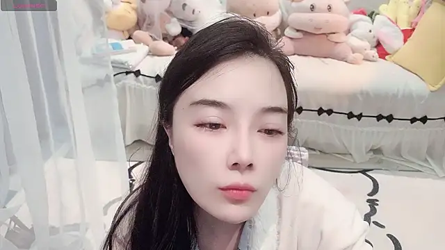 AKiKi711 online show from May 5, 3:15 pm