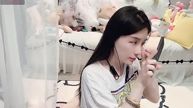 AKiKi711 online show from May 17, 3:22 pm