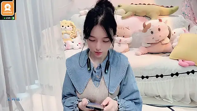 AKiKi711 online show from October 7, 4:39 am