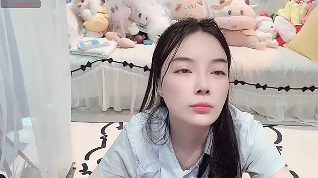 AKiKi711 online show from May 8, 5:00 am