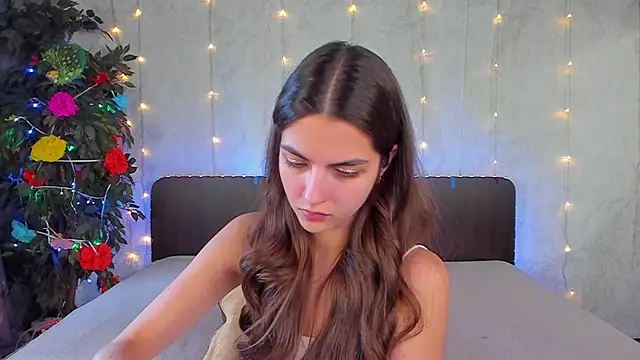 Milana Crystal  online show from May 20, 12:46 pm