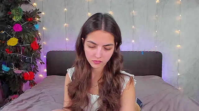 Milana Crystal  online show from May 18, 7:14 am