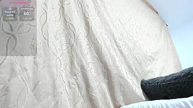 Kylie2211 online show from January 6, 2:15 am