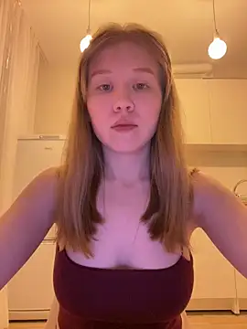 Eva Weyne online show from April 6, 8:32 pm