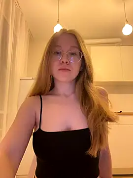 Eva Weyne online show from November 13, 7:46 pm