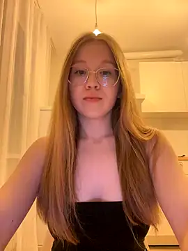 Eva Weyne online show from November 16, 9:48 pm