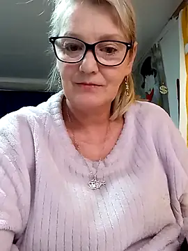 irinamaux online show from May 9, 9:00 am