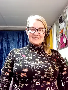 irinamaux online show from April 2, 4:04 pm