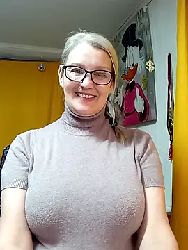 irinamaux online show from March 15, 6:48 am