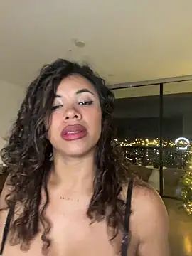 Brunettexio online show from December 19, 3:32 am