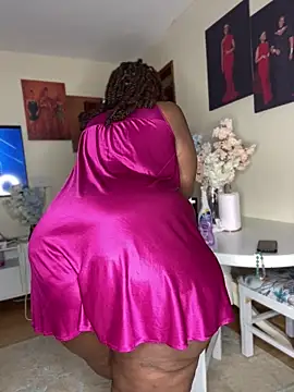 MsWhiteChocolatte online show from May 27, 9:28 am