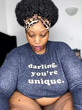 MsWhiteChocolatte online show from March 27, 5:24 pm