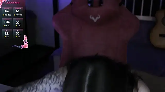 prettybones online show from November 1, 3:43 am