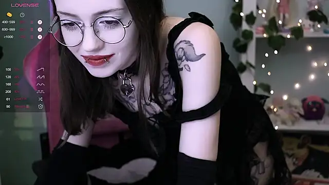 prettybones online show from February 11, 2:36 am