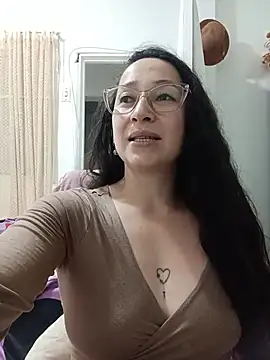 emilypoppy3 online show from May 26, 8:52 pm