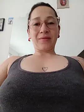 emilypoppy3 online show from May 23, 12:47 pm