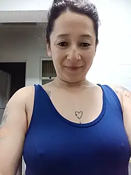 emilypoppy3 online show from May 15, 11:18 pm