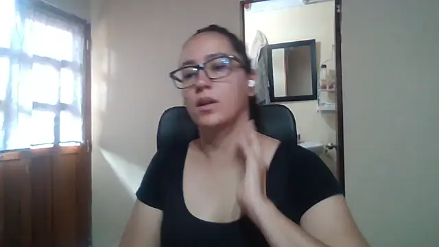 brittanycheeks online show from April 21, 2:24 pm