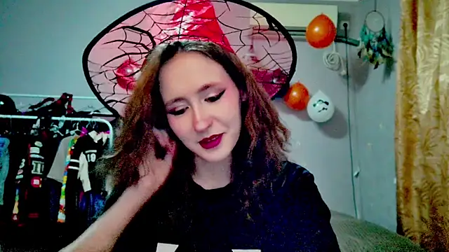 JoannaTompson online show from October 18, 11:50 pm