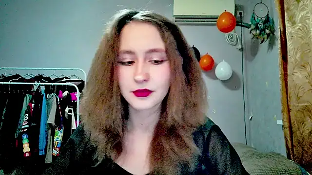 JoannaTompson online show from November 19, 1:33 pm