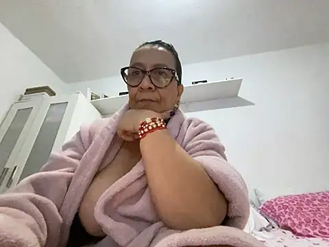 sweeviolet online show from May 24, 5:34 pm
