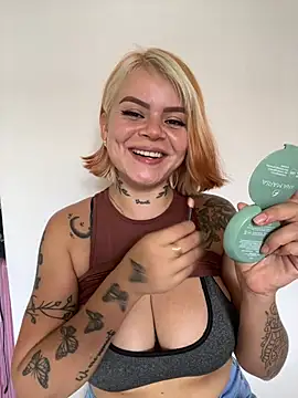 Chloe  and  Ivana  xxx online show from May 7, 6:44 pm