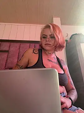 Chloe  and  Ivana  xxx online show from May 9, 8:55 pm
