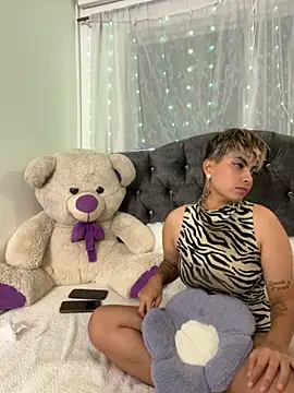 Chloe  and  Ivana  xxx online show from October 24, 4:03 pm