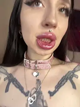 Molly  Moon online show from May 13, 3:01 am
