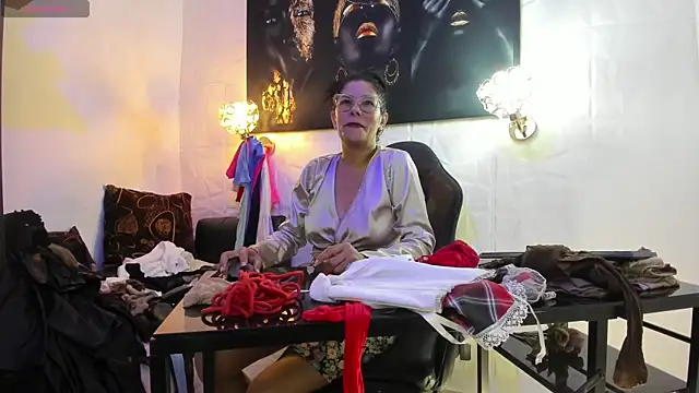 miss lucero1 online show from November 7, 3:12 am