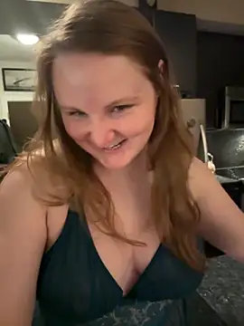 Snapshot of GingerSnap33 chatting on October 16, 2:36 am GingerSnap33 online show from October 16, 2:36 am